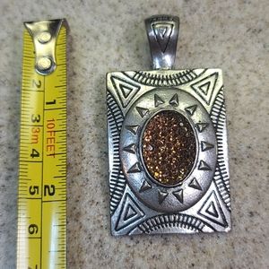 Pendant Amber/silver tone magnet 🧲 clasp